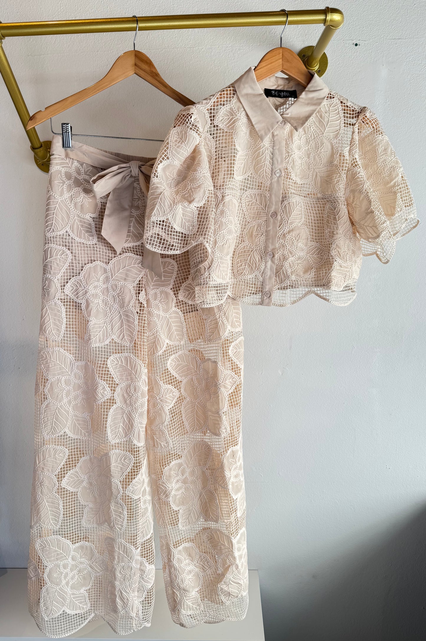 Carly Cream Set