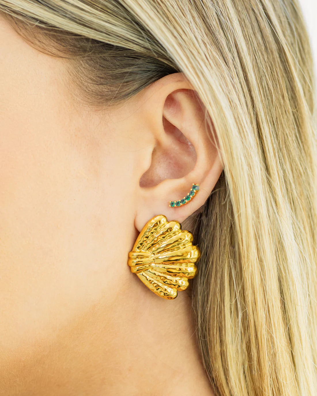Amia Studs