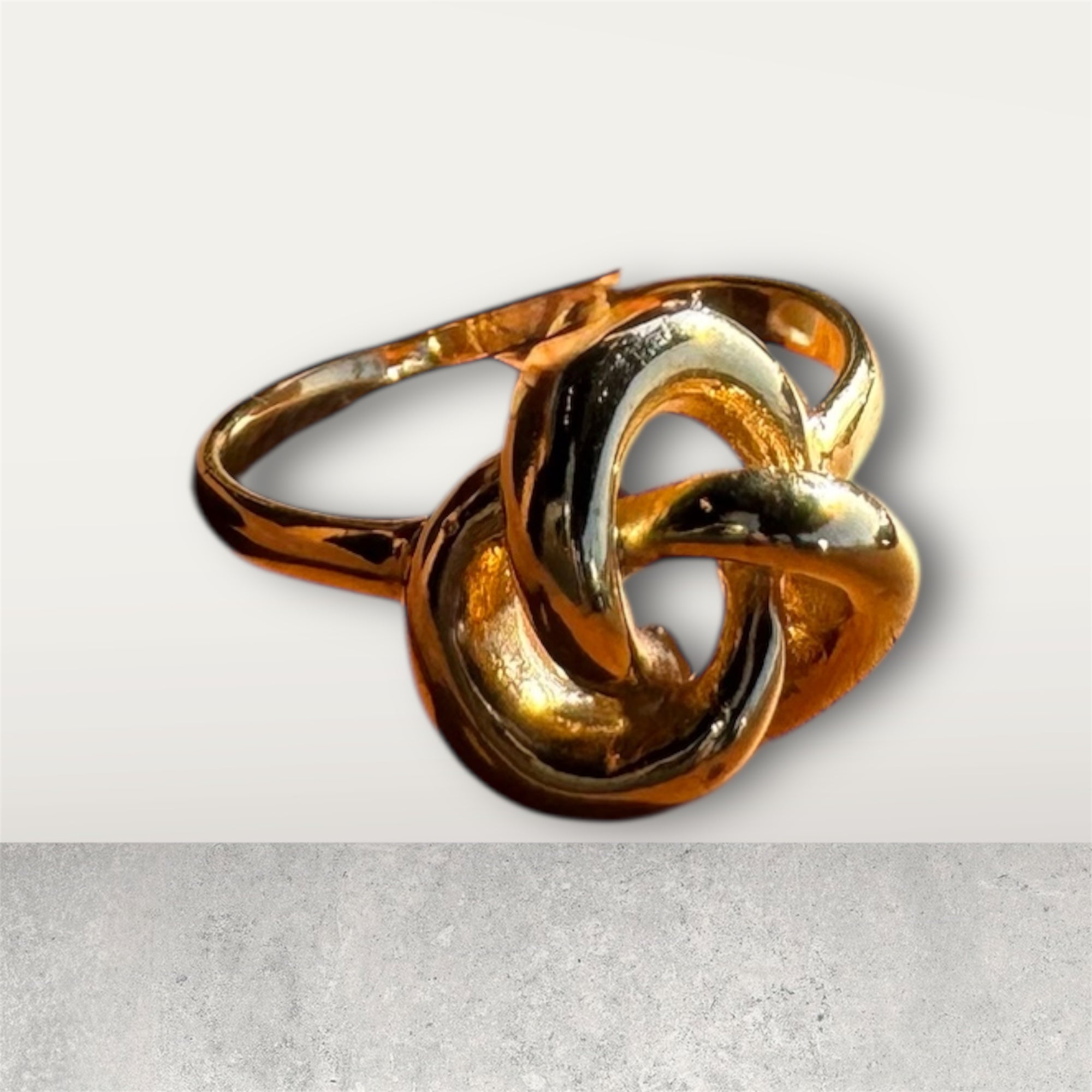 Ana Ring