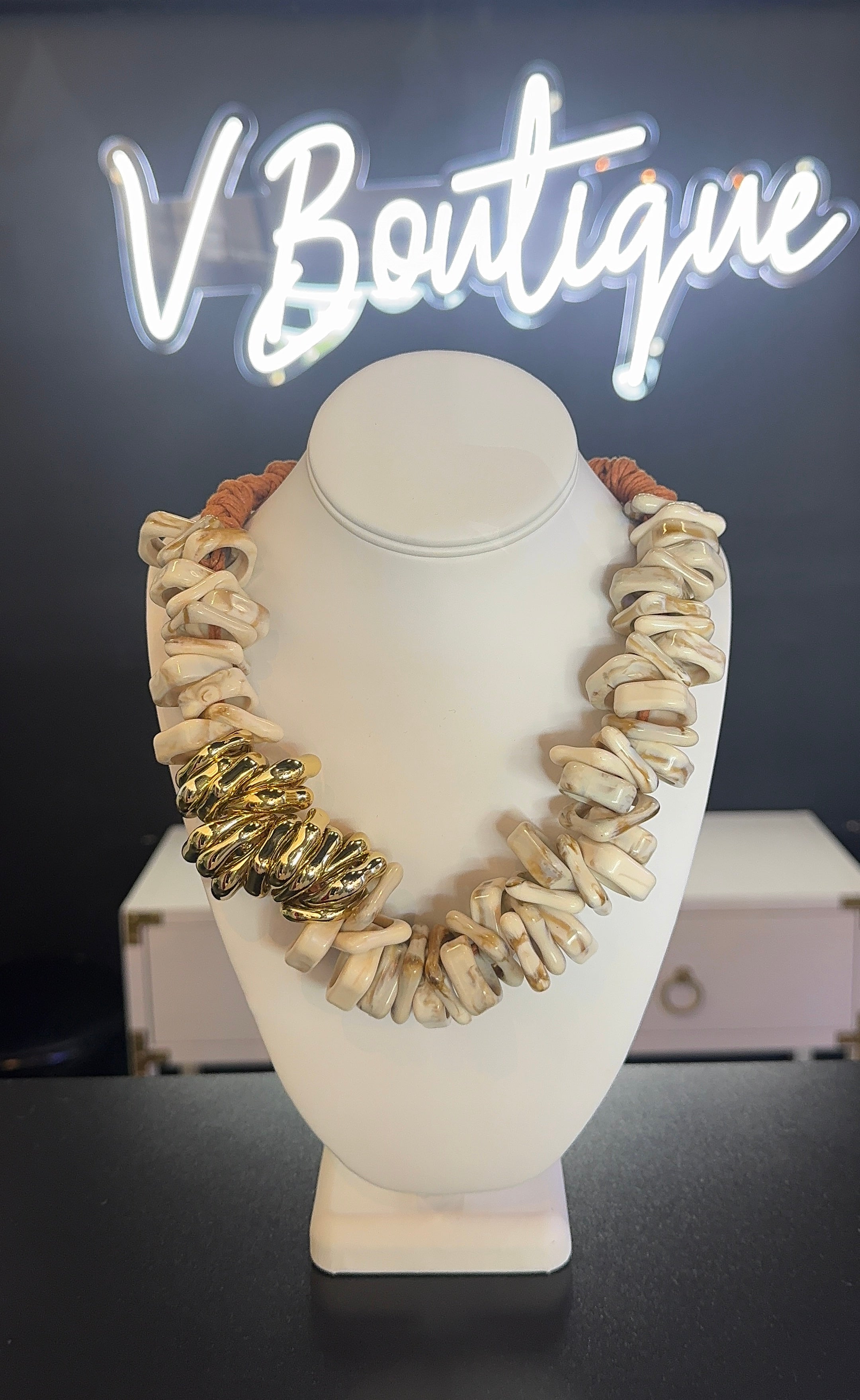 Layna Necklace