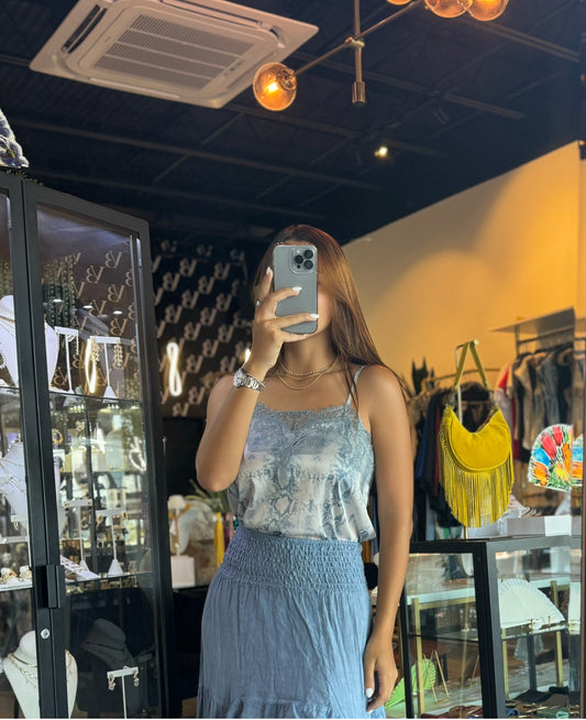 Lora Top